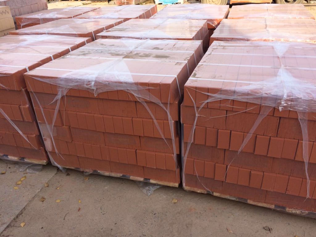 Кирпич полнотелый одинарный М-200 Клинцы